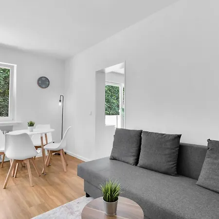 Ferienunterkunft Mit Balkon Und Einem Schlafzimmer Lippstadt