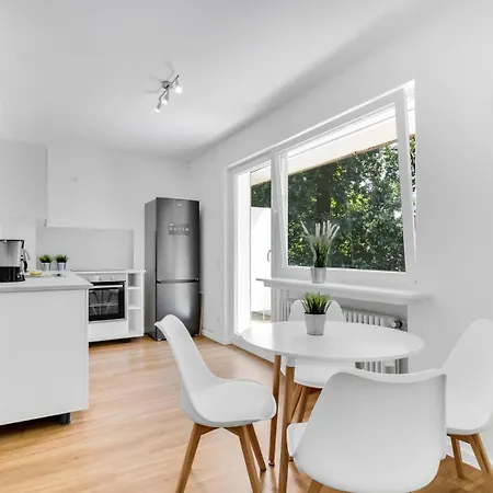 Ferienunterkunft Mit Balkon Und Einem Schlafzimmer Apartament Lippstadt