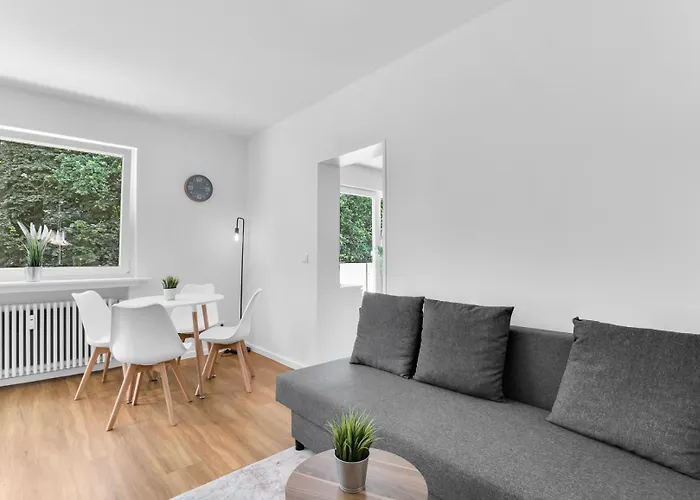 Ferienunterkunft Mit Balkon Und Einem Schlafzimmer Lippstadt