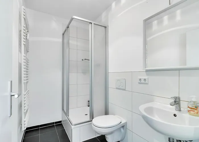 Ferienunterkunft Mit Balkon Und Einem Schlafzimmer